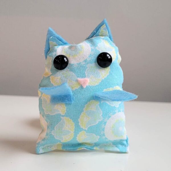 Cat Pocket Pet - Blue Floral