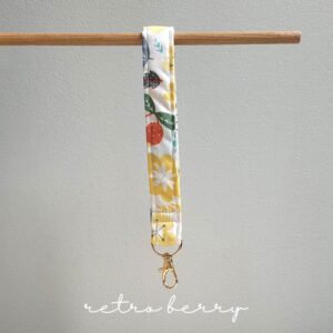 Wristlet keychains - Golden - Image 6