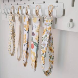 Wristlet keychains - Golden - Image 4