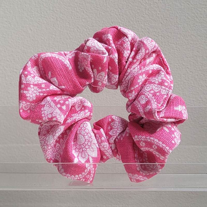Scrunchie - Pink Paisley